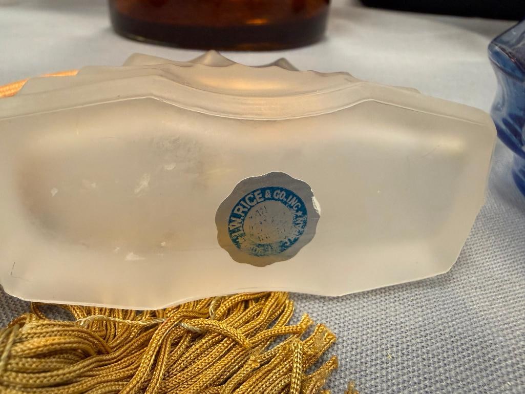 FOUR VINTAGE GLASS AND CRYSTAL FRAGRANCE INCLUDING TWO IRICE FRAGRANCE BOTTLES - 19