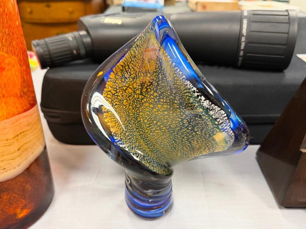 CONTEMPORARY HAND BLOWN ART GLASS SCULTPURE AND HAND BLOWN ART GLASS CYLINDRICAL VASE - 7