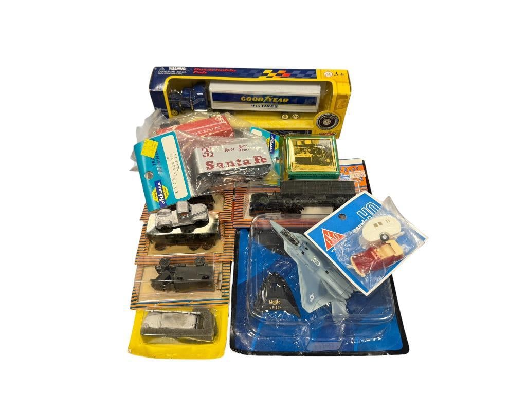 HO SCALE / 1/64 SCALE ASSORTED VEHICELS FOR TRAIN SET DISPLAY ROCO,ATHEARNS, EKO (1 of 14)