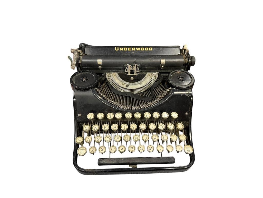 CIRCA 1930'S UNDERWOOD PORTABLE TYPEWRITER 4-BANK KEYBOARD MODEL E (1 of 7)