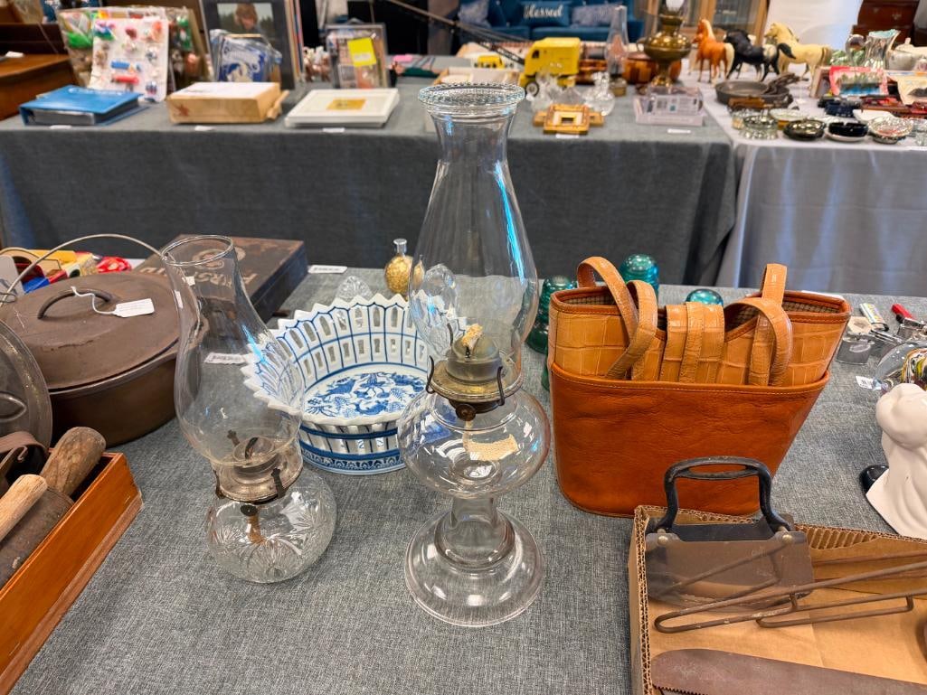 LAMPLIGHT FARMS PRESSED GLASS OIL LAMP AND VINTAGE CLEAR PRESSED GLASS OIL LAMP - 10