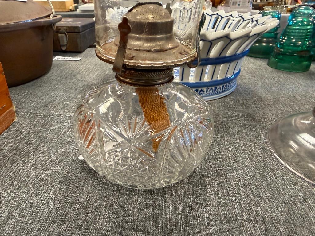 LAMPLIGHT FARMS PRESSED GLASS OIL LAMP AND VINTAGE CLEAR PRESSED GLASS OIL LAMP - 4