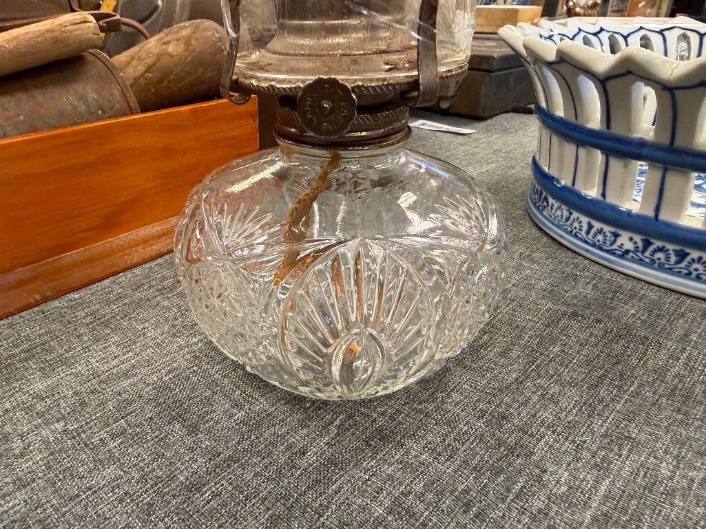 LAMPLIGHT FARMS PRESSED GLASS OIL LAMP AND VINTAGE CLEAR PRESSED GLASS OIL LAMP - 5