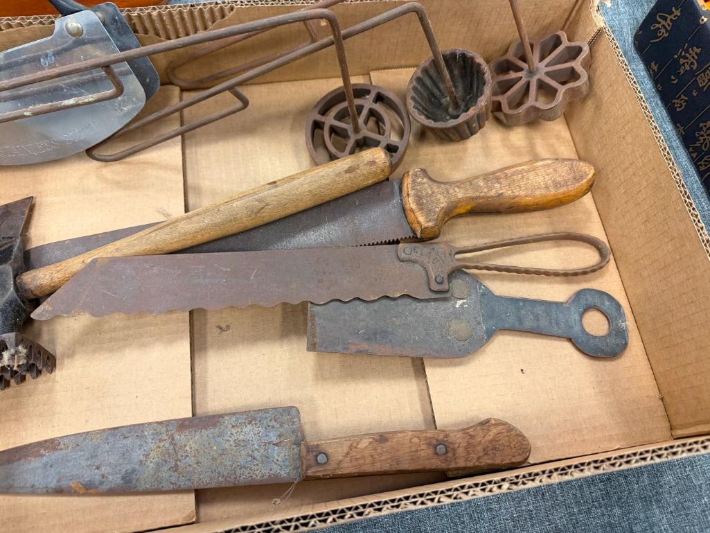 ANTIQUE AND VINTAGE KITCHEN / BUTCHER KNIVES AND ROSETTE IRONS / MOLDS - 10