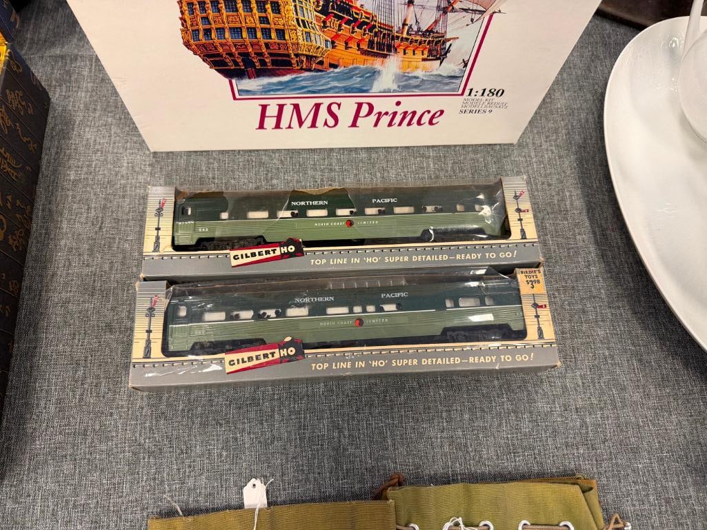 VINTAGE GILBERT CARDS HO SCALE NORTHERN PACIFIC OBSERVATION AND DOME CAR (1 of 9)