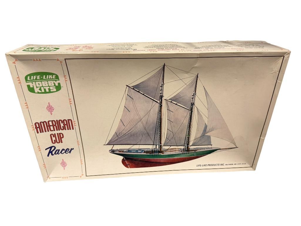 VINTAGE LIFE-LIKE HOBBY KITS AMERICAN CUP RACER MODEL # 09328 (1 of 7)