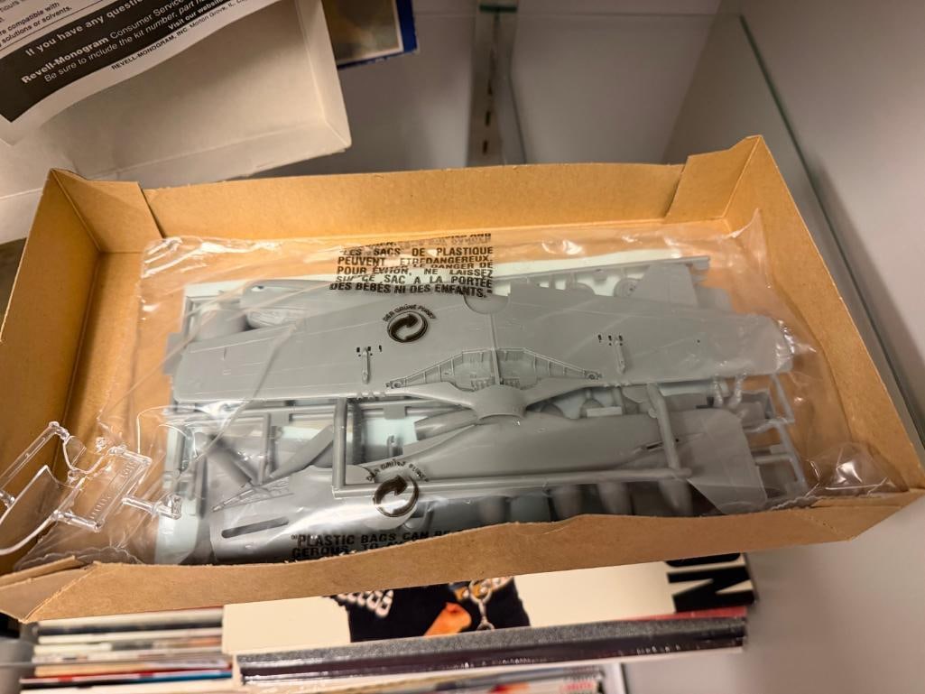 TWO AIRPLANE MODELS INCLUDING REVELL MONOGRAM P-51D MUSTANG AND GLENCOE ALBATROS DIII - 8