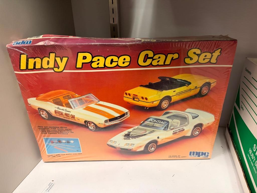 MPC BY ERTL INDY PACE CAR MODEL SET - 2