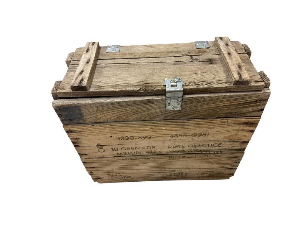 VINTAGE MILITARY WOODEN ARTILLERY CRATE (1 of 10)