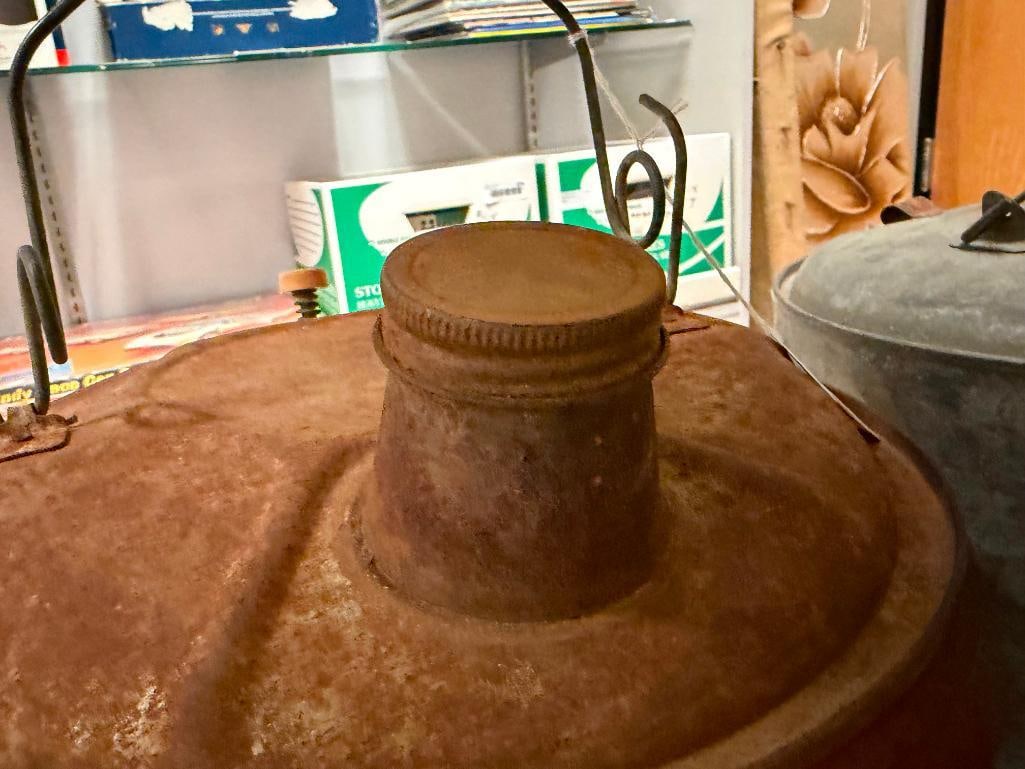 FIVE VINTAGE AUTOMOBILE FILLING CANS INCLUDING FOUR GALVANIZED METAL AND ONE PHIL RITE GASOLINE CAN - 13