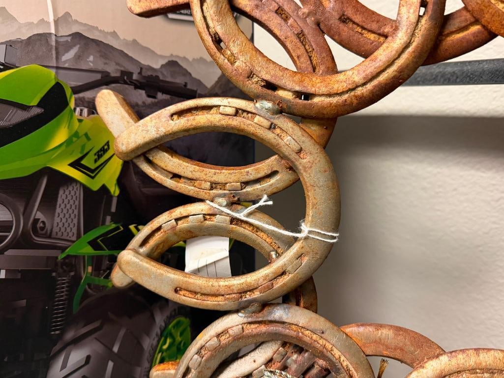 UNQIUE WESTERN RANCH WALL ART AUTHENTIC METAL HORSESHOE WREATH WITH HORSESHOES BY DIAMOND - 5