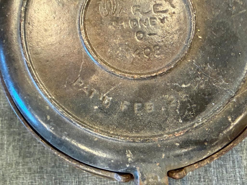 VINTAGE WAGNER WARE 1408 AND GRISWOLD NO. 8 CAST IRON WAFFLE MAKERS WITH BASE - 9