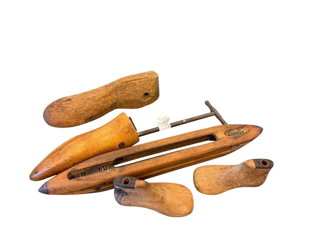 ANTIQUE SHOE COBBLER WOODEN MOLDS, REPCO SHOE STRETCHER AND TEXTILE WEAVING LOOM (1 of 11)