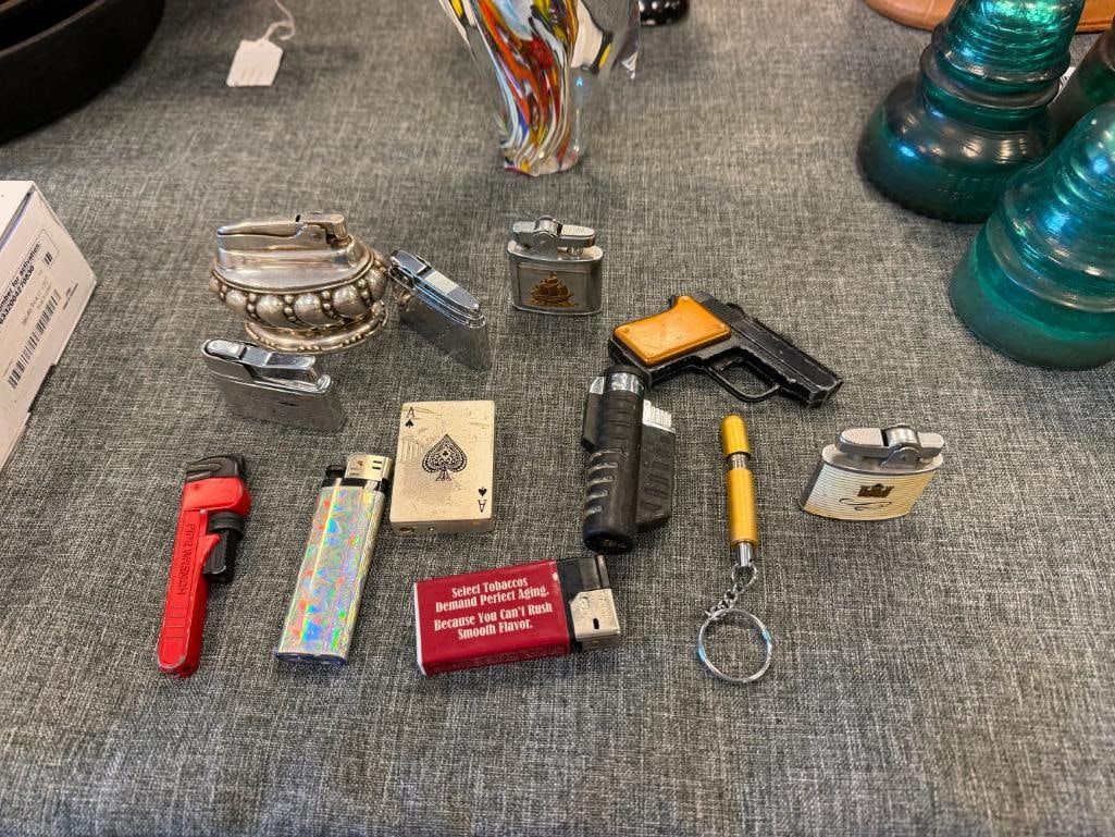 SMALL COLLECTION OF LIGHTERS RONSON CROWN TABLE LIGHTER, SABRE, SYMBOL, BENTLEY, S.M.C. (1 of 8)