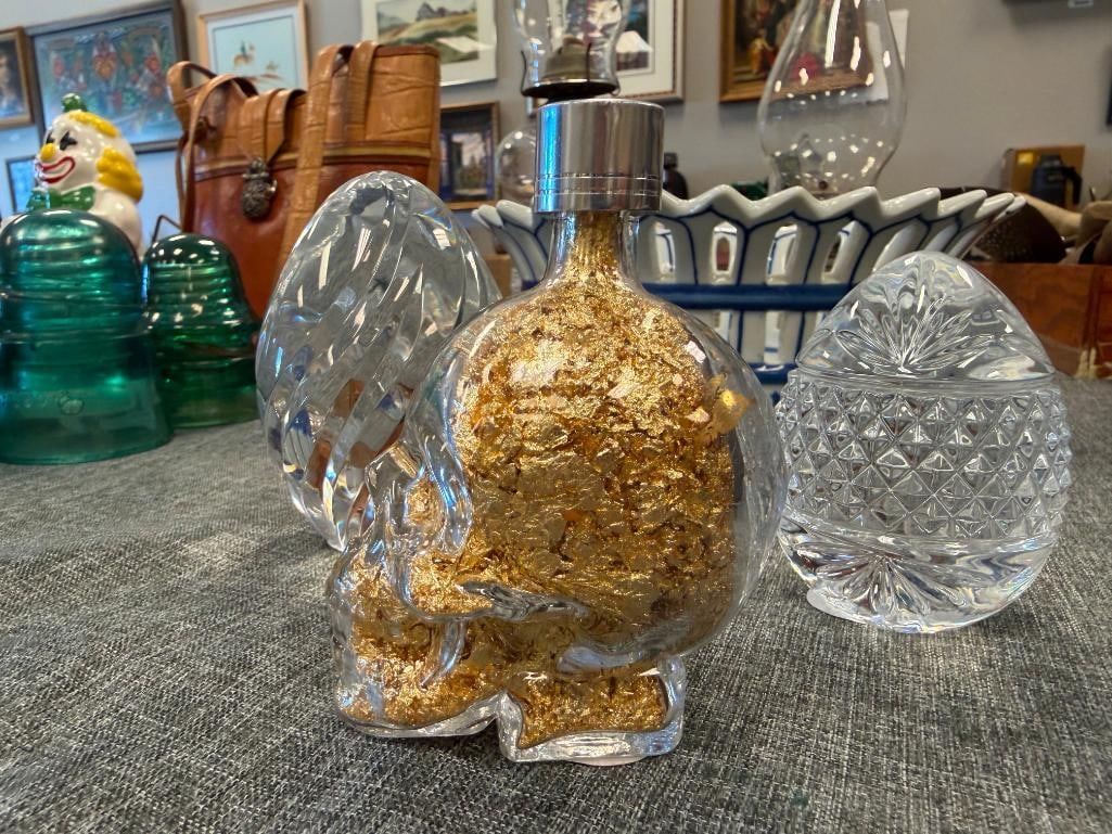 LENOX AND FRENCH MADE CRYSTAL EGG PAPERWEIGHTS PLUS GOLD FLAKE FILLED SKULL PAPERWEIGHT - 5