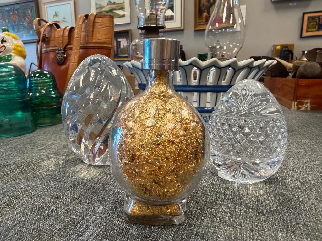 LENOX AND FRENCH MADE CRYSTAL EGG PAPERWEIGHTS PLUS GOLD FLAKE FILLED SKULL PAPERWEIGHT - 6