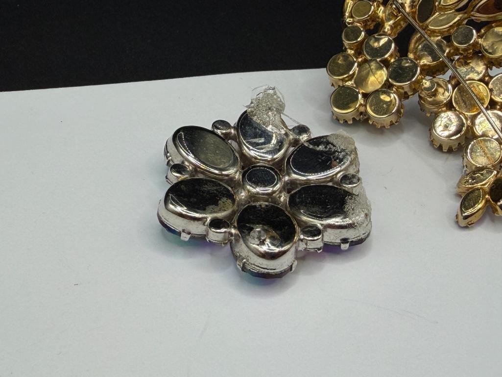 VINTAGE AUROROA BOREALIS RHINESTONE COSTUME JEWELRY BROOCH AND ADDITIONAL RHINESTONE PIECE - 8
