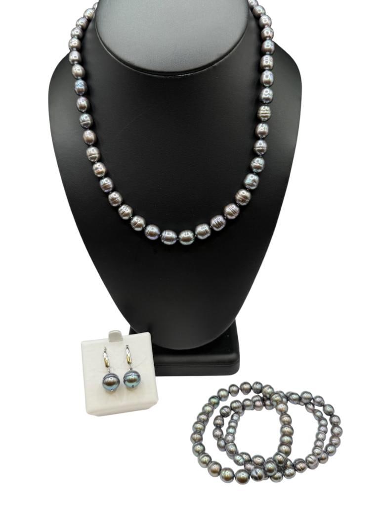 DYED PURPLE RINGED BAROQUE PEARL JEWELRY SET INCLUDING NECKLACE, BRACELETS, AND EARRINGS (1 of 9)