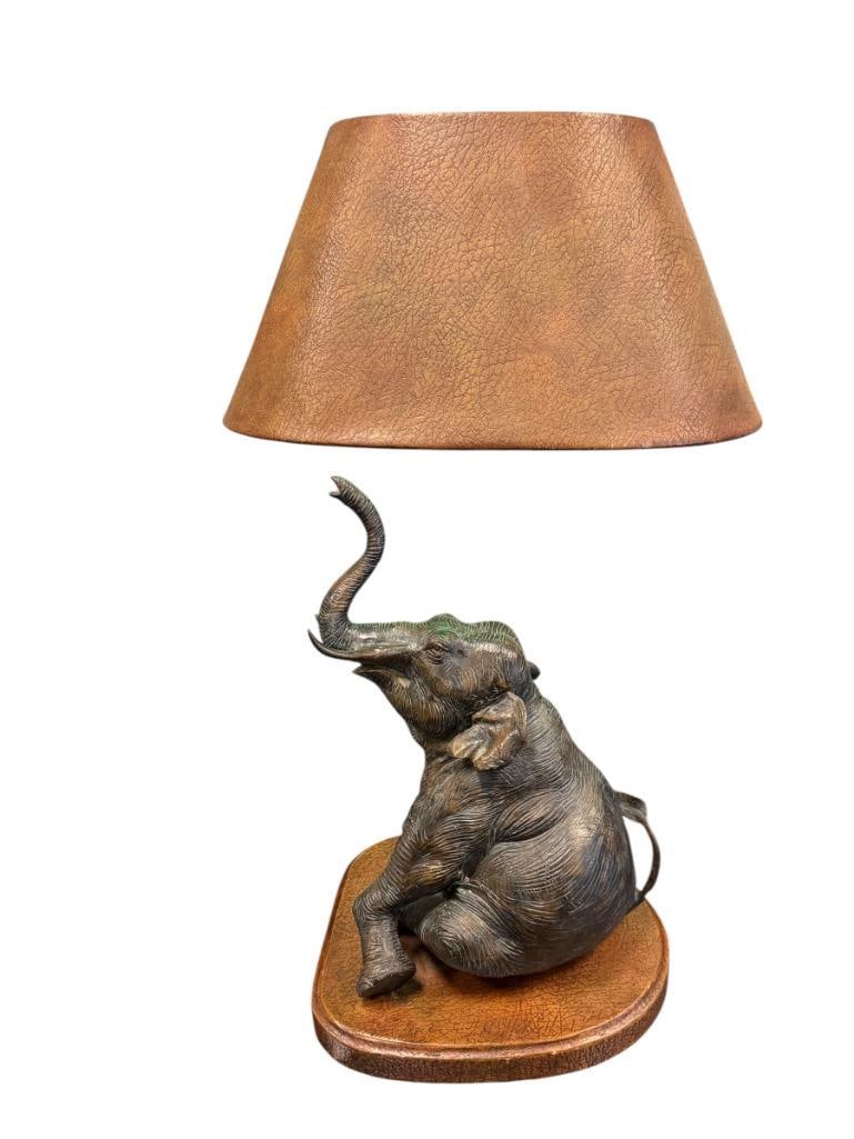 THE BIG FIVE AFRICAN ANIMAL ELEPHANT SCULPTURE METAL TABLE LAMP WITH ELEPHANT HIDE GRAIN SHADE (1 of 9)