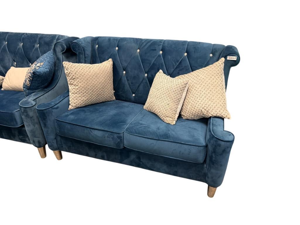 ARMEN LIVING BARRISTER MODERN DIAMOND-TUFTED LOVESEAT VELVET UPHOLSTERED WITH CHROME FINISH LEGS: LUXURIOUS VELVET UPHOLSTERY, DIAMOND ACCENT TUFTED, INCLUDES THREE THROW PILLOWS, IN LIKE-NEW CONDITION WITH NO MAJOR WEAR OR STAINS, FROM SMOKE FREE HOME 58" X 35" X 37"
