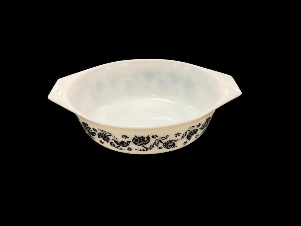 VINTAGE PYREX BLACK TULIP 1.5QT OVAL CASSEROLE DISH: OVERALL IN GOOD CONDITION WITH NO HEAVY WEAR, NO CHIPS OR CRACKS 10 1/4" L