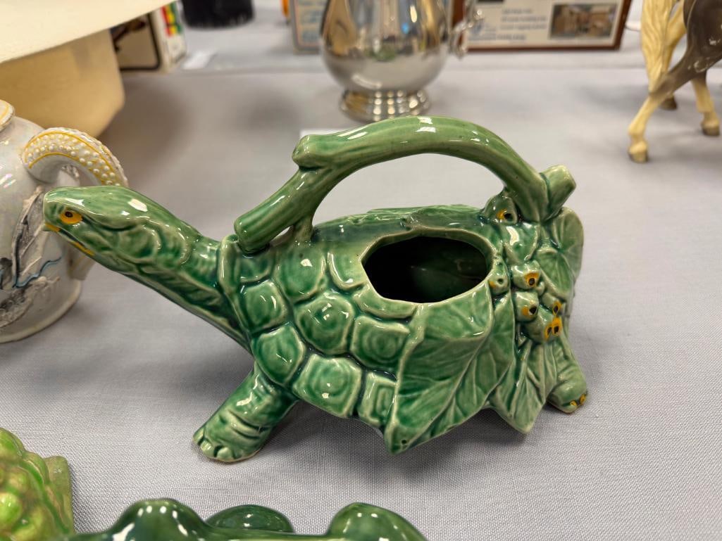 VINTAGE MCCOY TURTLE WATERING PITCHER AND FROG PLANTERS FROM MCCOY, FITZ AND FLOYD AND LEFTON - 10
