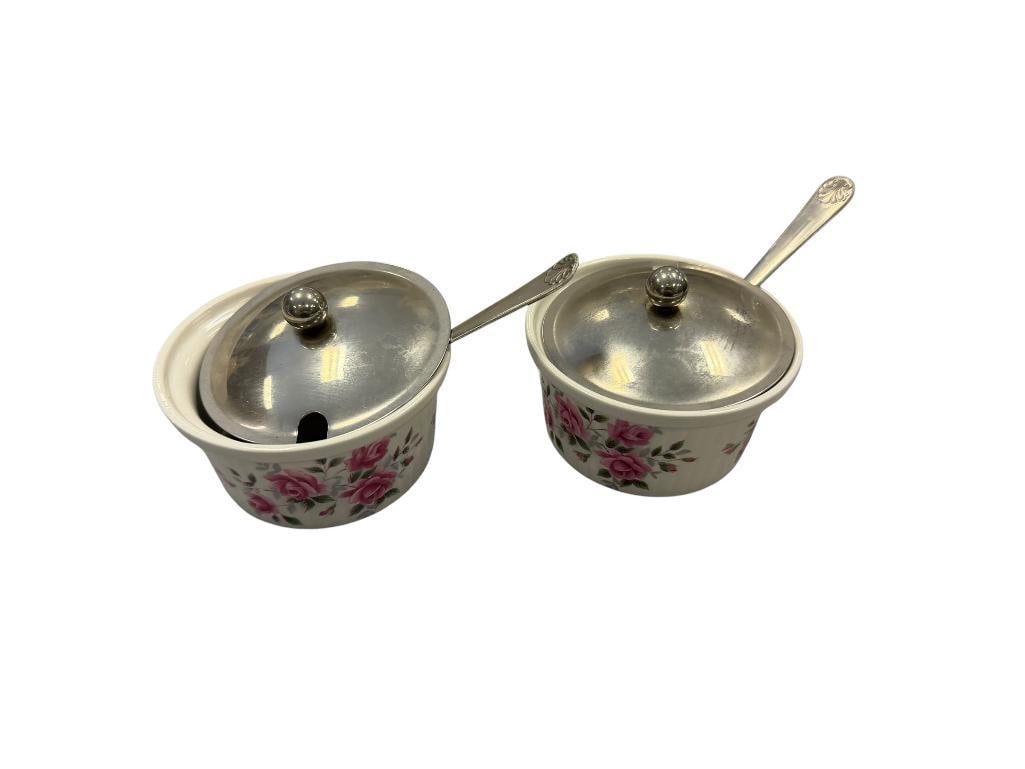 ENOCH WEDGWOOD TUNSTALL LTD. VINTAGE JAM JARS WITH LIDS AND SPOONS MADE IN ENGLAND: FLORAL DESIGN, MARKED ON THE BOTTOM 3 1/4" ROUND
