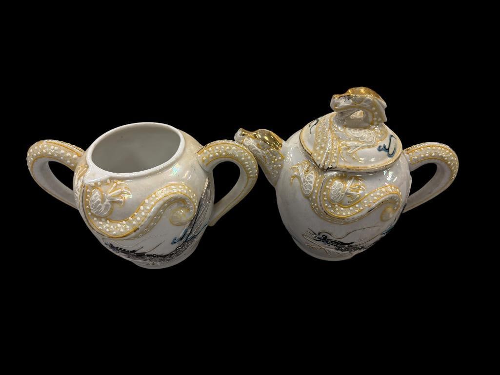 VINTAGE JAPANESE MORIAGE DRAGONWARE LUSTER TEAPOT AND SUGAR BOWL (1 of 7)