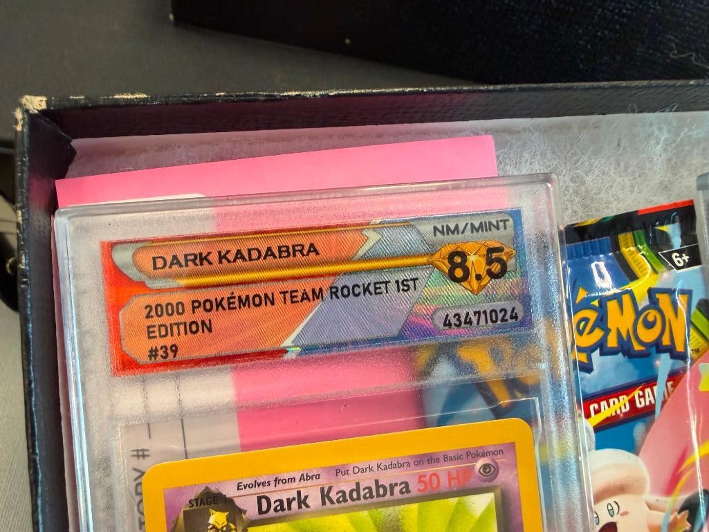 POKEMON DIAMOND SERVICE GRADING 2000 DARK KADABRA AND DARK ELECTRODE 8.5 NM / MINT PLUS SEALED PACK - 5