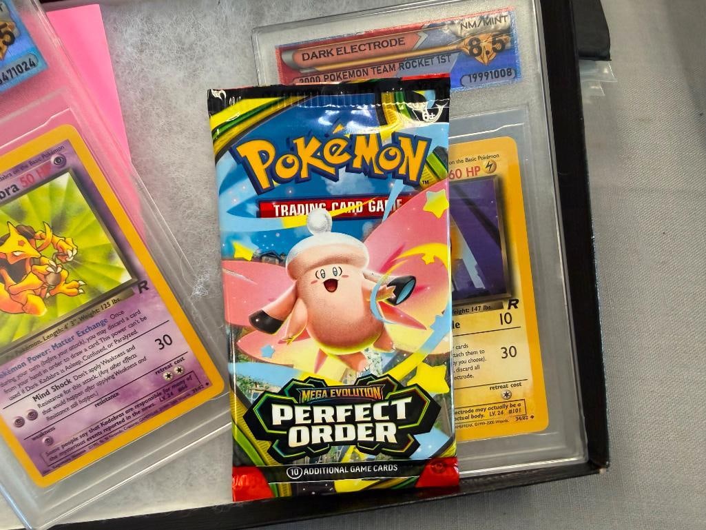 POKEMON DIAMOND SERVICE GRADING 2000 DARK KADABRA AND DARK ELECTRODE 8.5 NM / MINT PLUS SEALED PACK - 7
