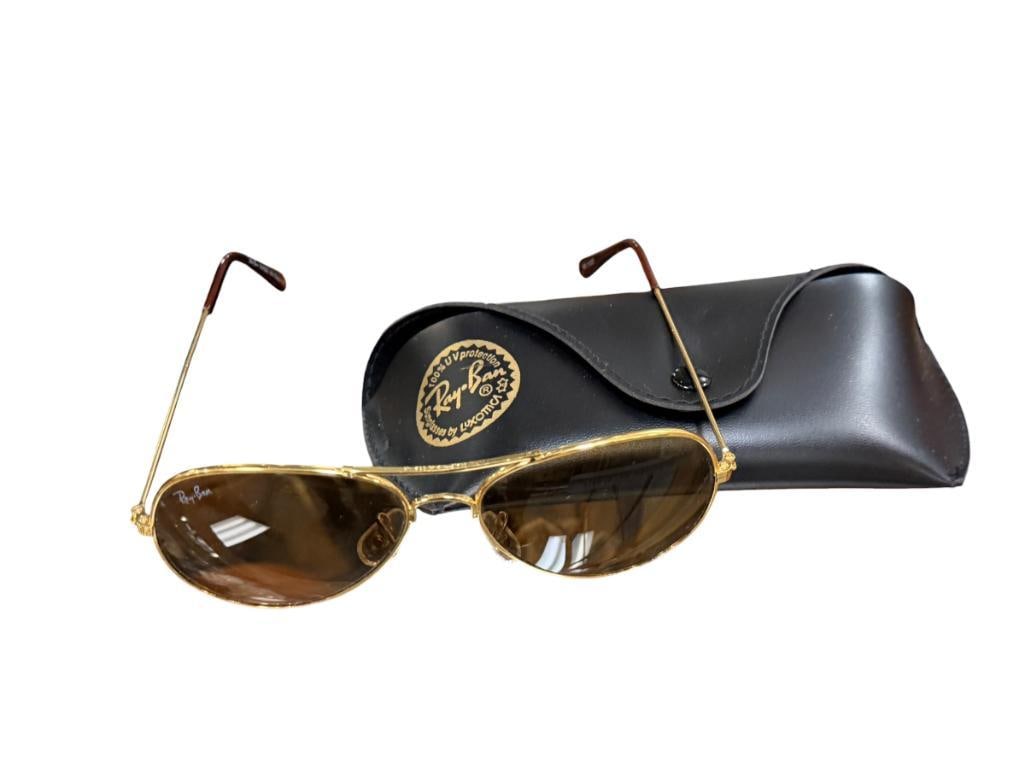 RAYBAN CLASSIC AVIATOR SUNGLASSES ARITA GOLD FRAME WITH BROWN LENSES RB 3025: IN LIKE-NEW CONDITION, INCLUDES LEATHER GLASSES POUCH WITH BOOKLET AND UNUSED LENS CLOTH