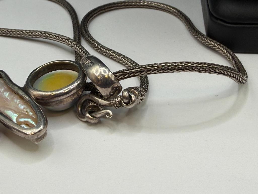 STERLING SILVER DESIGNER SIGNED BAROQUE PEARL, ROUND PEARL, AND AMETHYST PENDANT NECKLACE - 6
