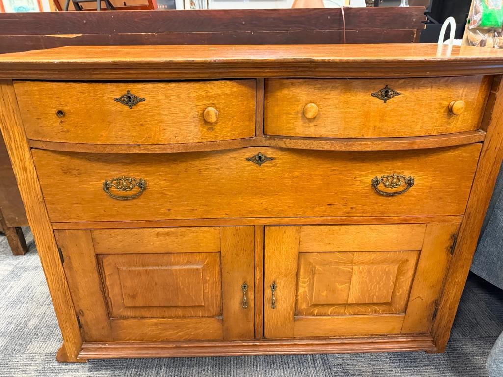 ANTIQUE QUARTER SAWN OAK SIDEBOARD - 11