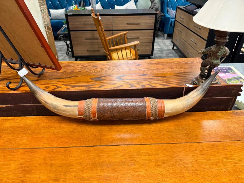 TOOLED LEATHER WRAPPED STEER HORNS - 3