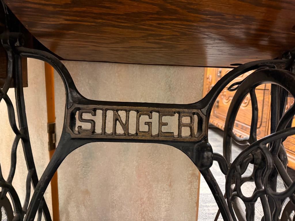 ANTIQUE SINGER TREADLE SEWING MACHINE SERIAL NO. H304508 - 5