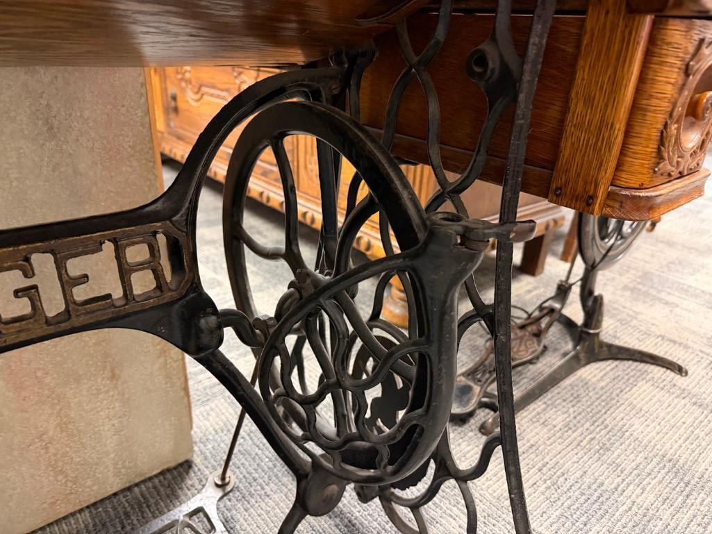 ANTIQUE SINGER TREADLE SEWING MACHINE SERIAL NO. H304508 - 6