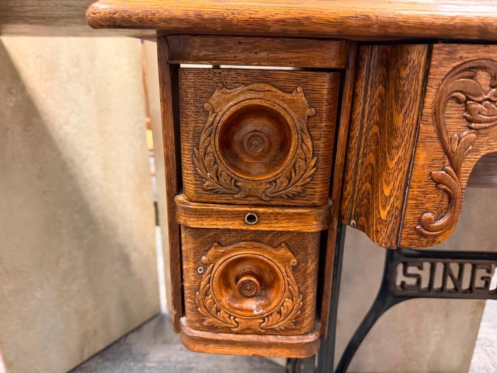 ANTIQUE SINGER TREADLE SEWING MACHINE SERIAL NO. H304508 - 8