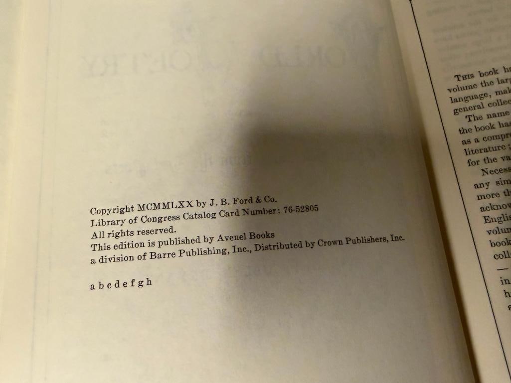 THREE COLLECTIBLE HARDCOVER BOOKS PUBLISHED BY AVENAL BOOKS INCLUDING WILLIAM SHAKESPEARE - 11