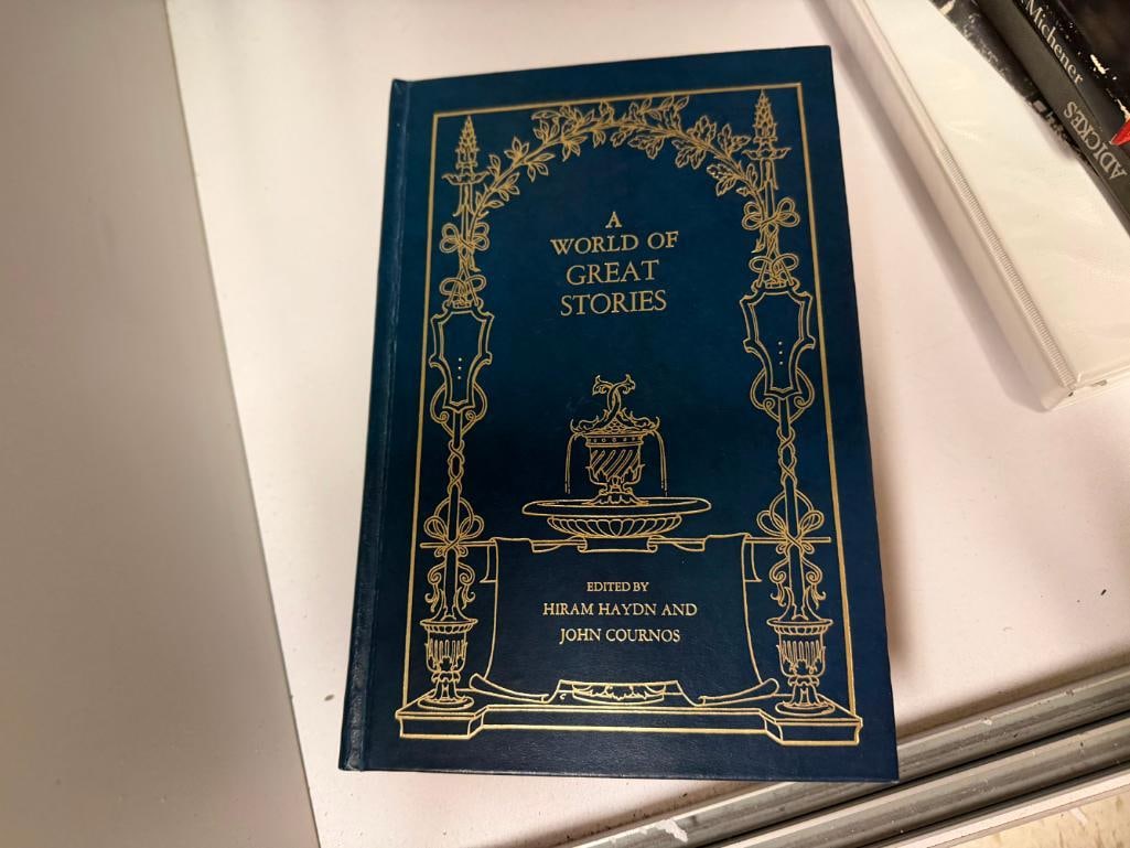 THREE COLLECTIBLE HARDCOVER BOOKS PUBLISHED BY AVENAL BOOKS INCLUDING WILLIAM SHAKESPEARE - 12