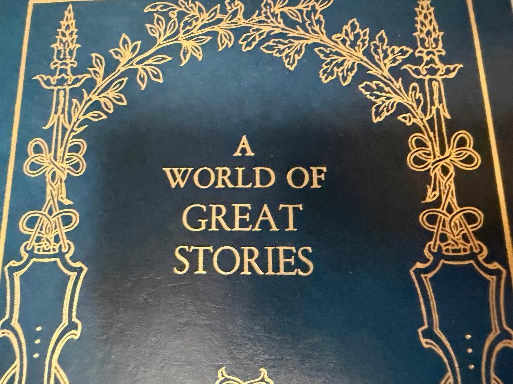 THREE COLLECTIBLE HARDCOVER BOOKS PUBLISHED BY AVENAL BOOKS INCLUDING WILLIAM SHAKESPEARE - 14