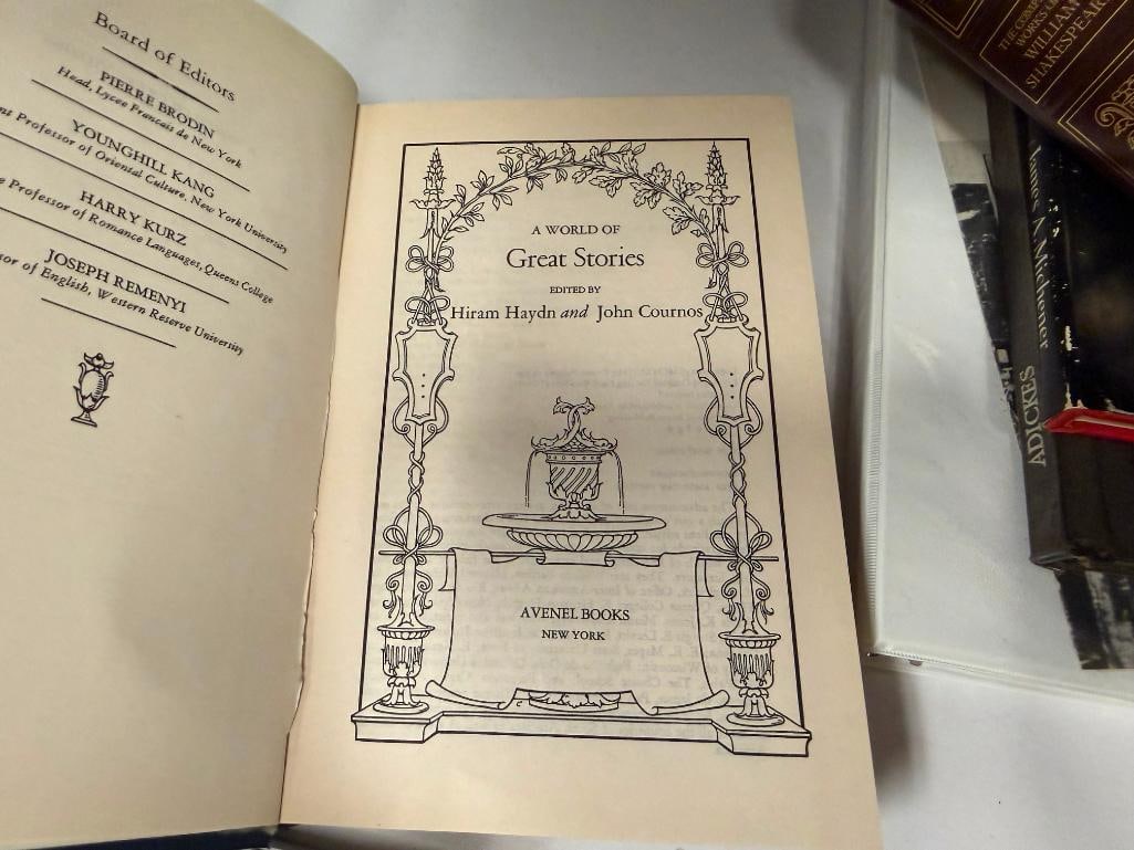 THREE COLLECTIBLE HARDCOVER BOOKS PUBLISHED BY AVENAL BOOKS INCLUDING WILLIAM SHAKESPEARE - 16