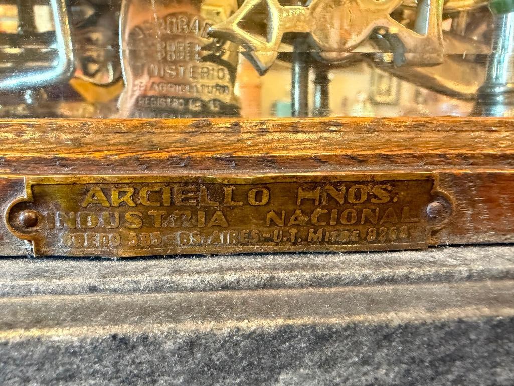 EARLY 20TH CENTURY INDUSTRIAL BALANCE SCALE F. DOMINGO ARCIELLO ARGENTINA NO 2041 MARBLE AND BRASS - 4