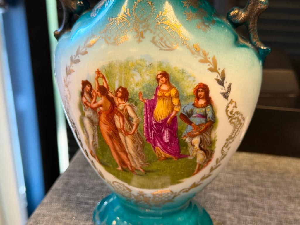 ANTIQUE VICTORIA CARLSBAD AUSTRIA PORCELAIN HAND PAINTED VASE WITH GILT ACCENTS - 2
