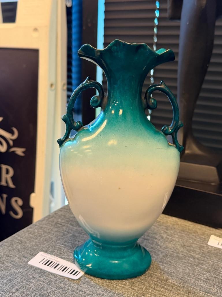 ANTIQUE VICTORIA CARLSBAD AUSTRIA PORCELAIN HAND PAINTED VASE WITH GILT ACCENTS - 6