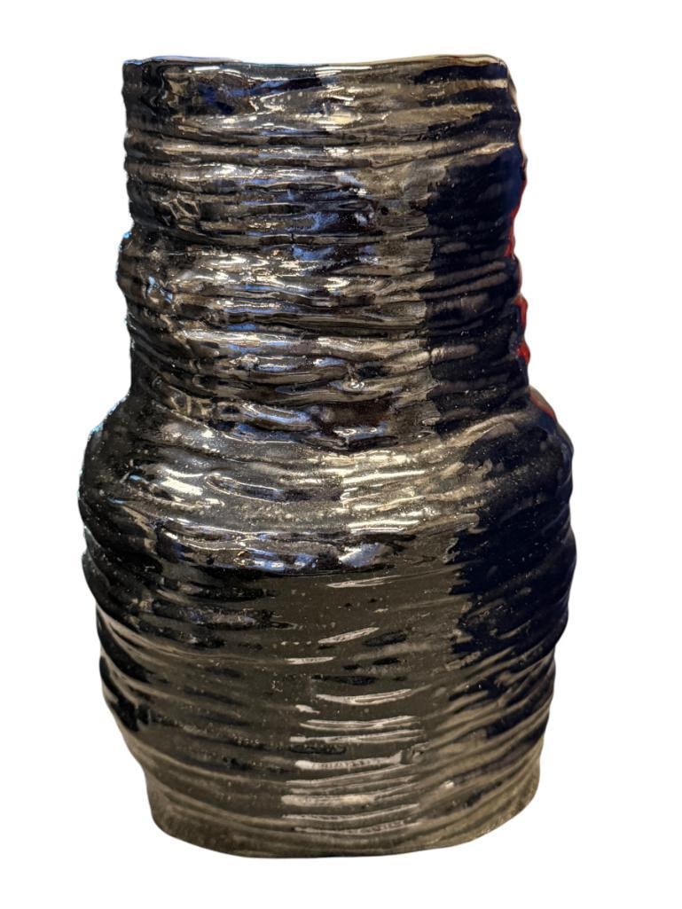 STUDIO ART POTTERY HAND TURNED VASE RIBBED DESIGN IN BLACK GLAZE SIGNED B. ENRIGHT: SIGNED ON THE BOTTOM 9 1/4" H