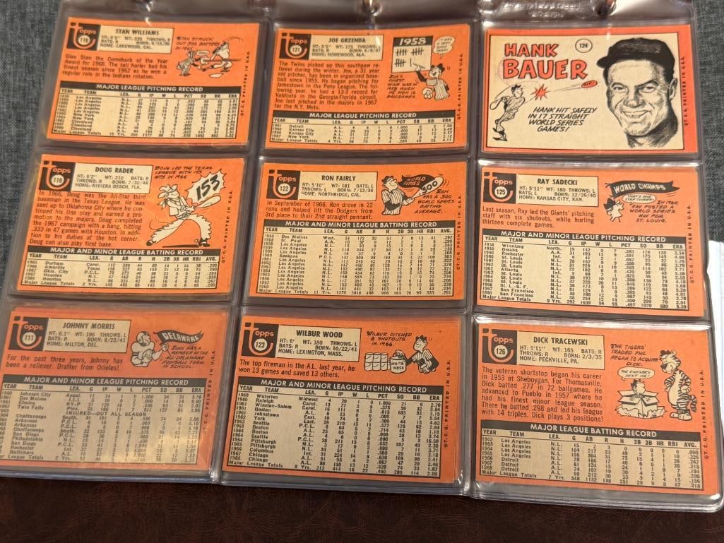 1969 TOPPS BASEBALL SET WITH HALL OF FAMERS AND STAR CARDS NEAR COMPLETE - 17