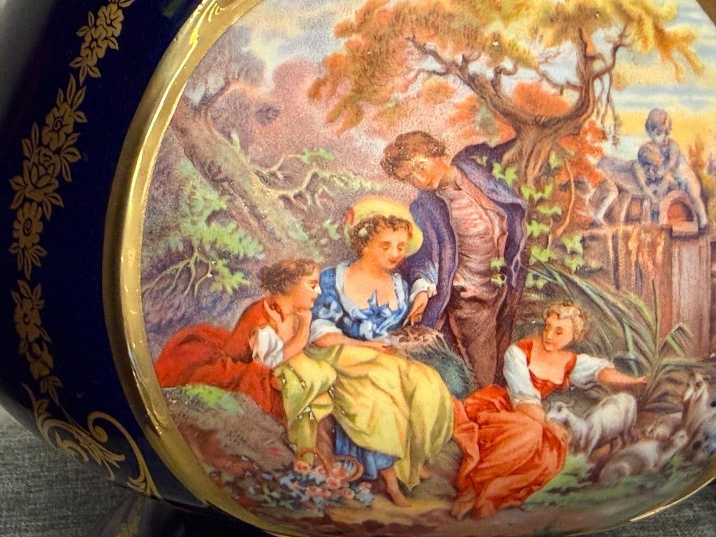 KERAMOS CAPODIMONTE ITALIAN PORCELAIN VASES IN COBALT WITH GILT ACCENTS AND ROAMNTIC SCENES - 4