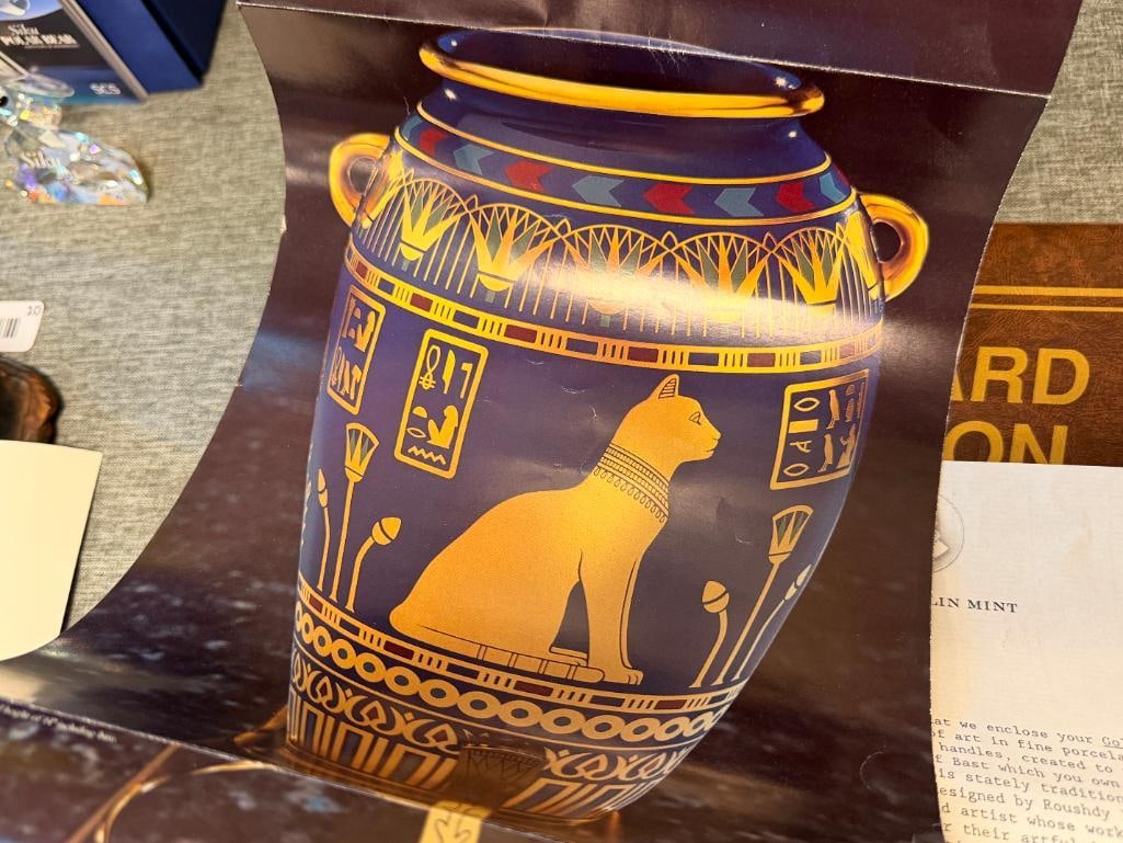 FRANKLIN MINT THE GOLDEN VASE OF BAST AND THE VASE OF THE GOLDEN FALCONS DESIGNED BY ROUSHDY GARAS - 14