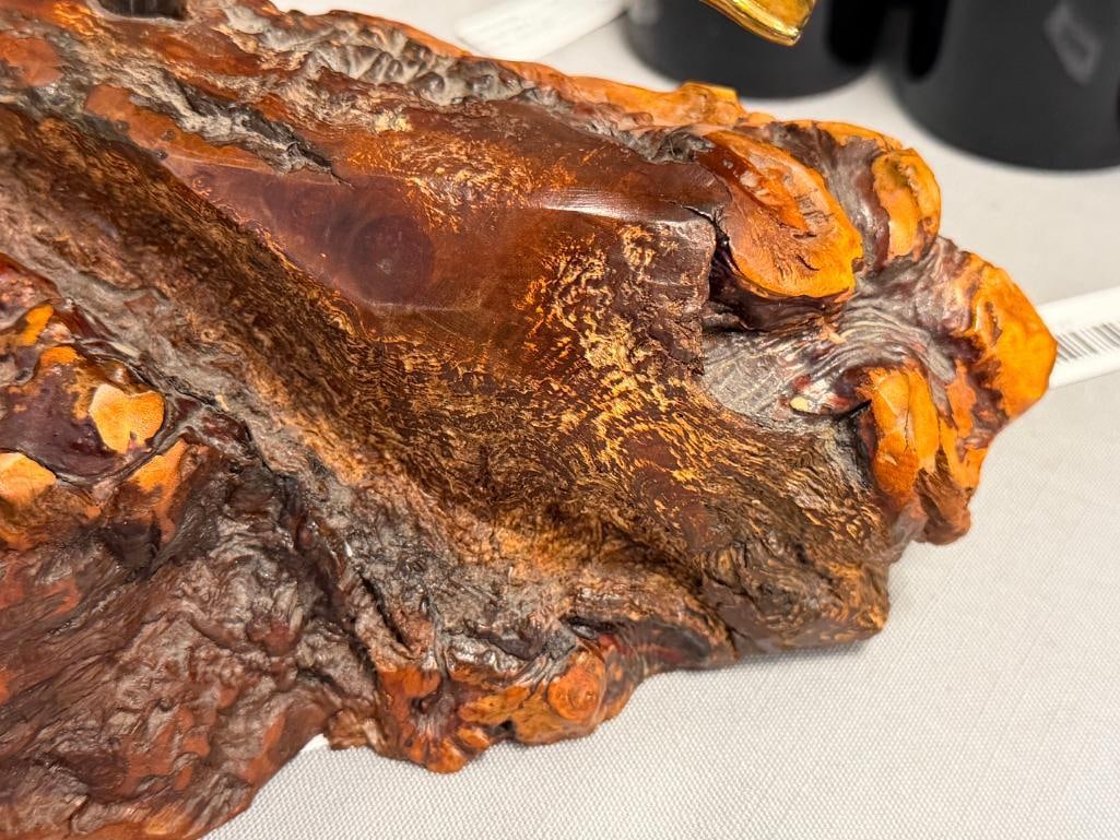 GLASS BARON HAND CRAFTED GLASS SCULPTURE DECORATED IN 22K GOLD AND MOUNTED ON BURL WOOD BASE - 10