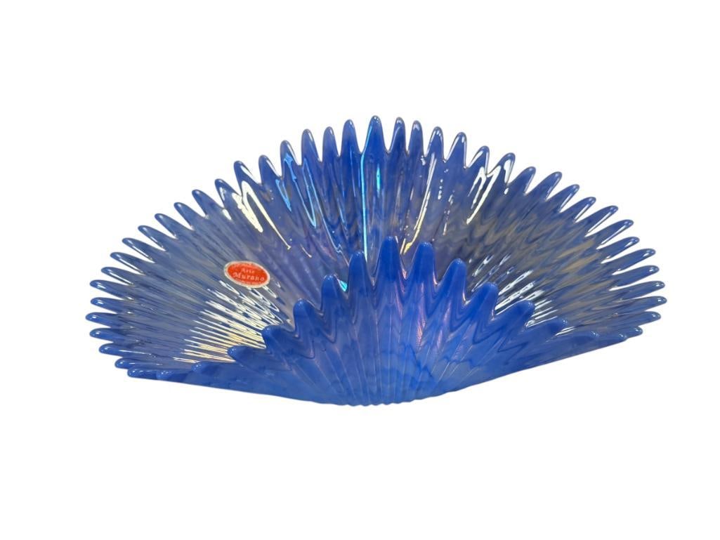 LAVORAZIONE ARTE MURANO BLUE IRIDESCENT SPIKED SUNBURST BOWL MADE IN ITALY: ORIGINAL LABEL PRESENT, NO CHIPS OR REPAIRS 10"